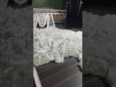 Fabrication à partir de fibres textiles vierges de polyester